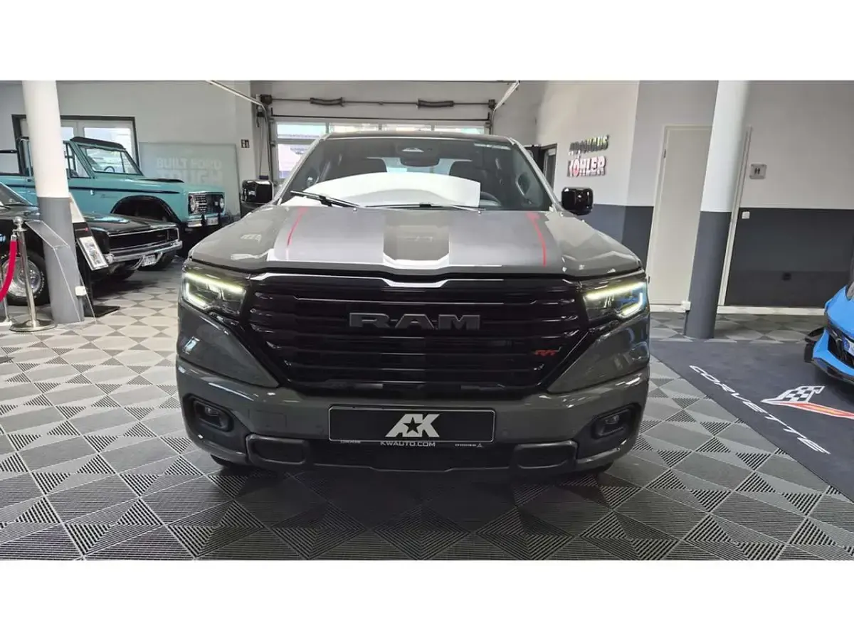 Neu Dodge Ram 272 PS (200 kW) 2026 Diamond black Pickup