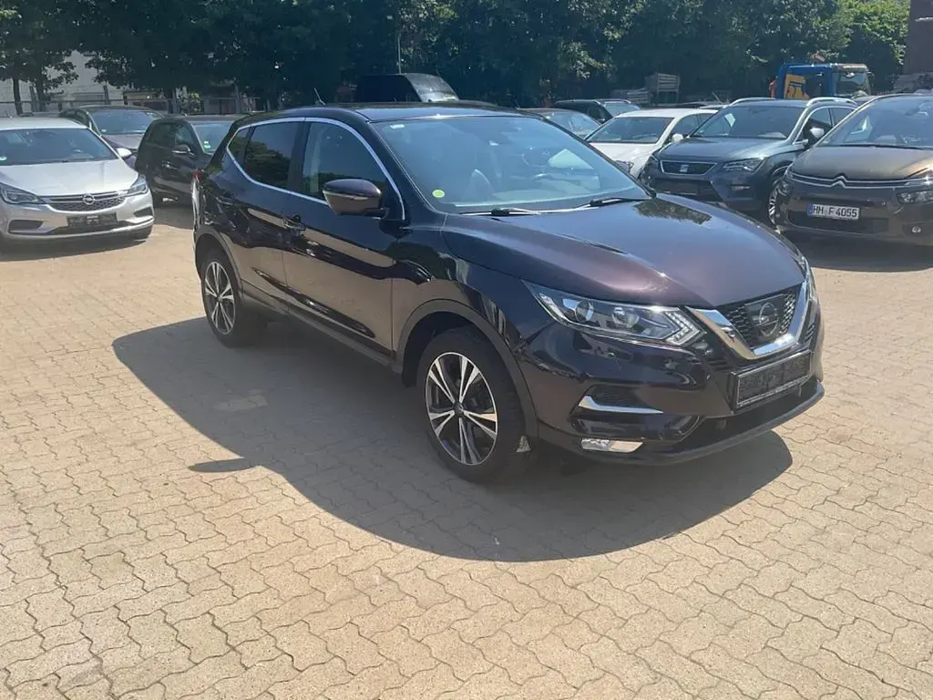 Gebraucht Nissan Qashqai N-Connecta 116 PS (85 kW) 2017 Schwarz SUV