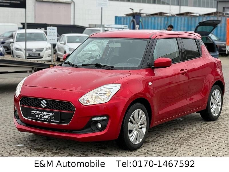 Rot Gebraucht 2018 Suzuki Swift Club Kleinwagen | 10.200 € (Etwas zu teuer) - Bild 1/4