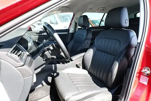 Gebraucht Skoda Superb Premium Edition 150 PS (110 kW) 2019 Velvet red metallic velvet red metallic Kombi