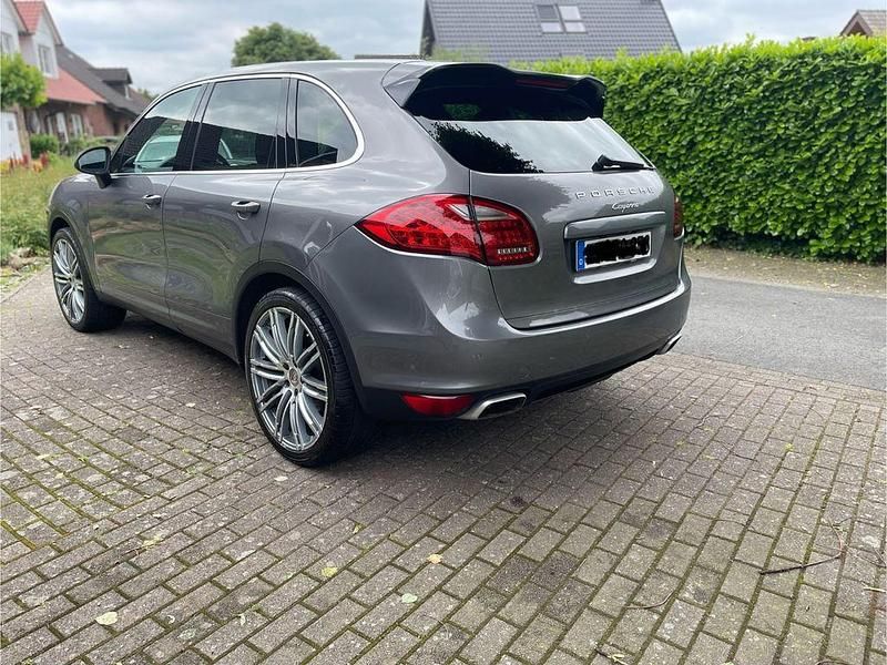 Gebraucht Porsche Cayenne 241 PS (177 kW) 2011 Grau SUV