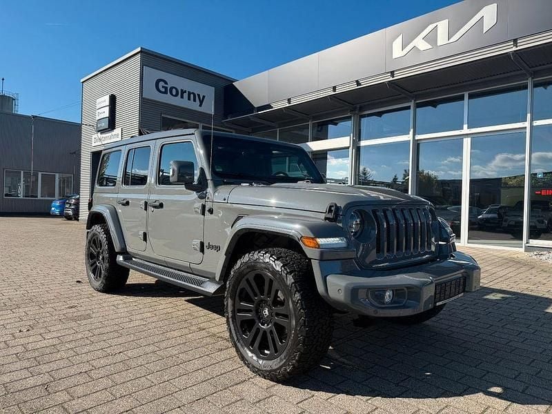 Grau Gebraucht 2021 Jeep Wrangler Unlimited Sahara SUV | 51.999 € (Etwas zu teuer) - Bild 1/4