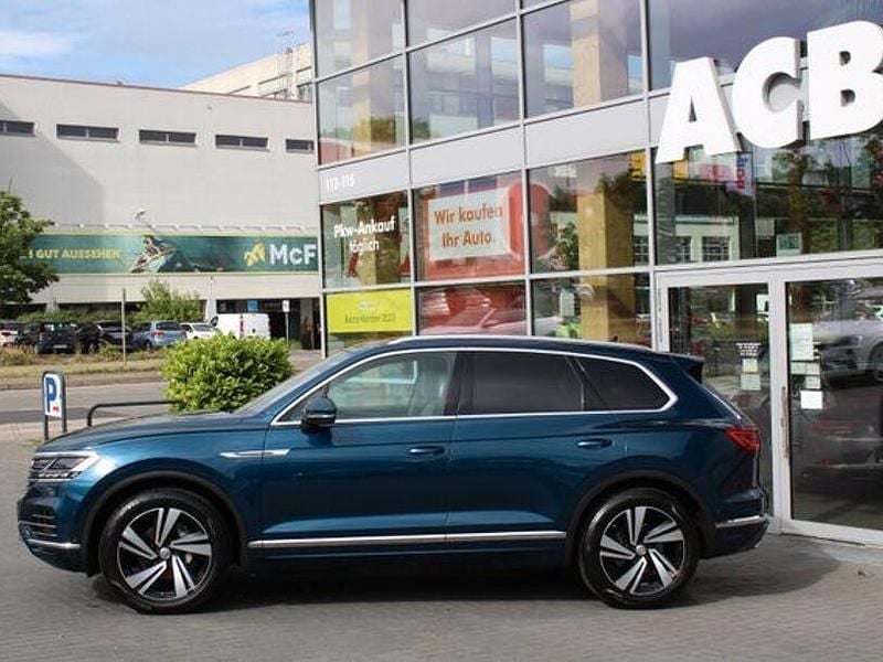 Gebraucht VW Touareg 286 PS (210 kW) 2019 Aquamarinblau metallic (metallic) SUV