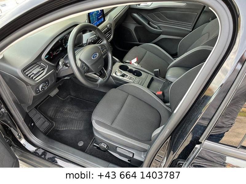 Gebraucht Ford Focus Cool & Connect 120 PS (88 kW) 2023 Schwarz Limousine