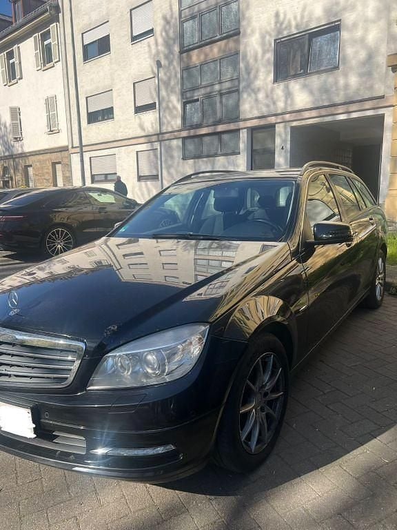 Gebraucht Mercedes C220 170 PS (125 kW) 2010 Schwarz Kombi