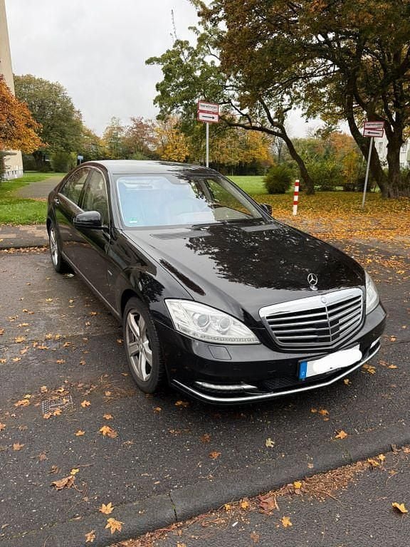 Gebraucht Mercedes S500 435 PS (319 kW) 2011 Schwarz Limousine