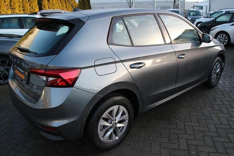 Gebraucht Skoda Fabia Selection 116 PS (85 kW) 2025 Grau Limousine