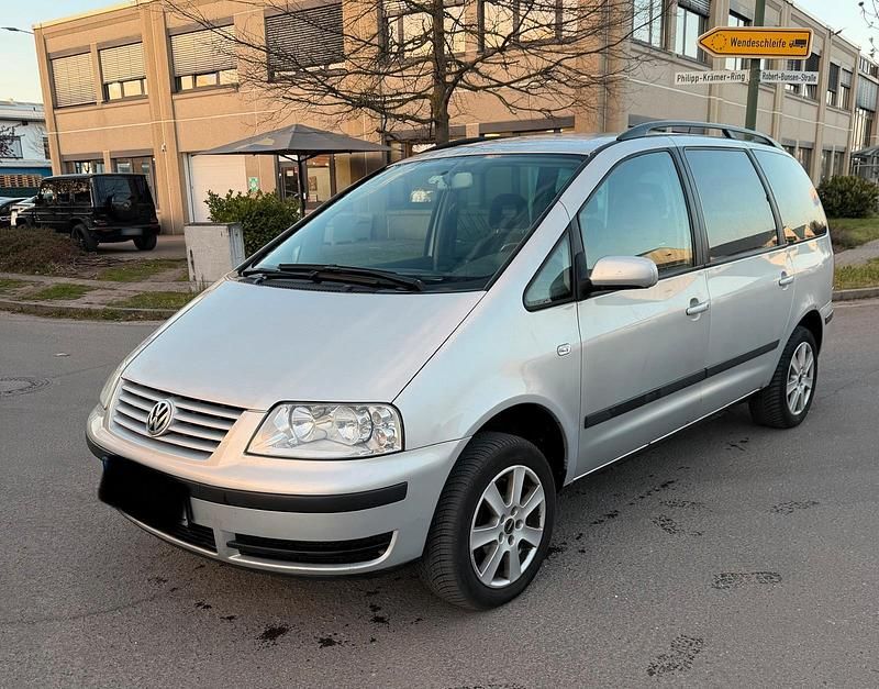 Gebraucht VW Sharan 115 PS (84 kW) 2003 Silber Van / Kleinbus