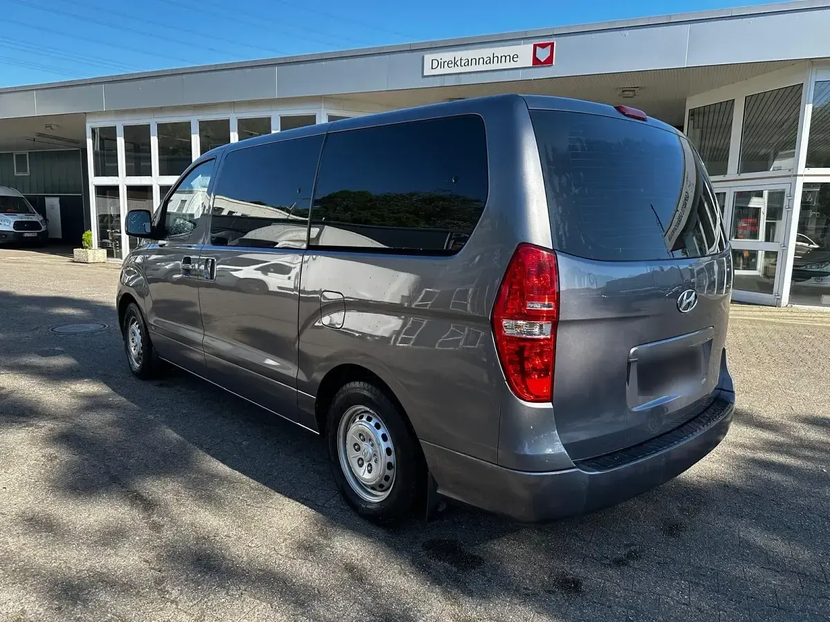 Gebraucht Hyundai H-1 170 PS (125 kW) 2009 Grau Van / Kleinbus