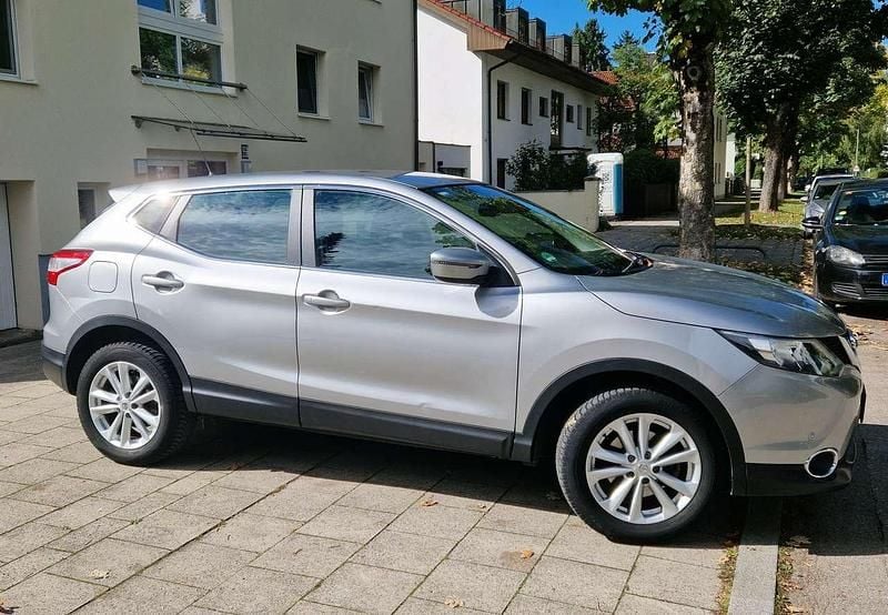 Grau Gebraucht 2017 Nissan Qashqai SUV | 10.250 € (Superpreis) - Bild 1/4