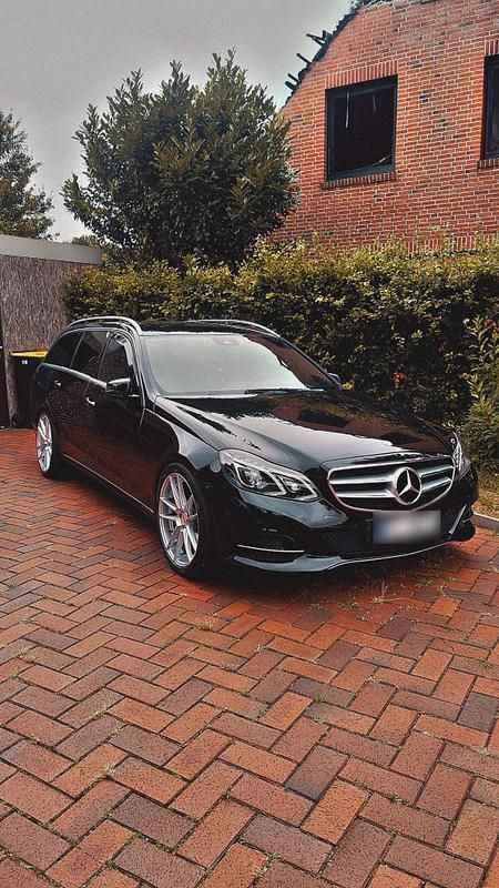Gebraucht Mercedes E350 252 PS (185 kW) 2014 Schwarz Kombi