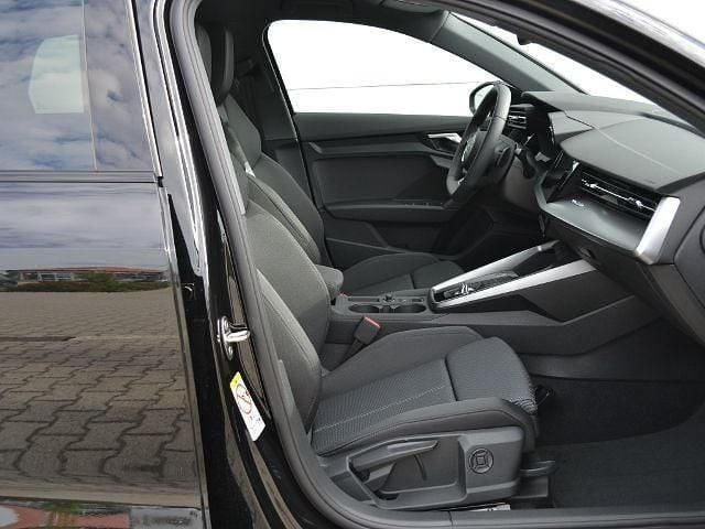 Używany Audi A3 S-Line 150 KM (110 kW) 2023 Czarny Sedan/Limuzyna