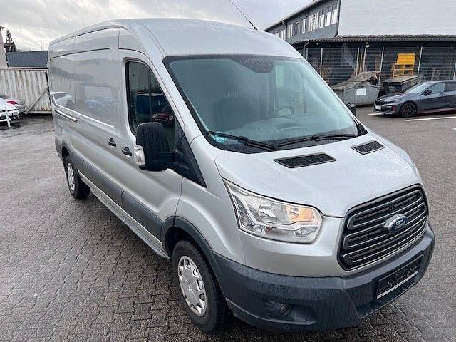 Gebraucht Ford Transit Trend 125 PS (91 kW) 2016 Silber Limousine