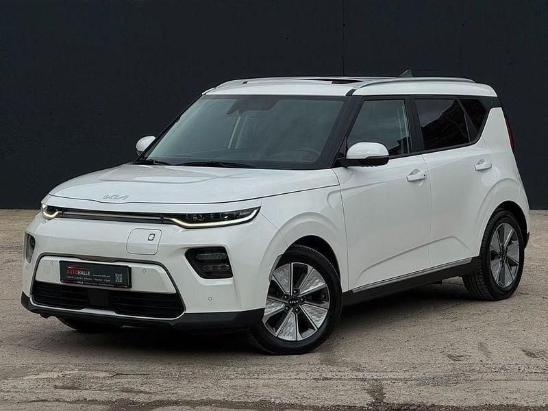 Weiß Gebraucht 2022 Kia Soul EV Spirit SUV | 23.290 € (Guter Preis) - Bild 1/4
