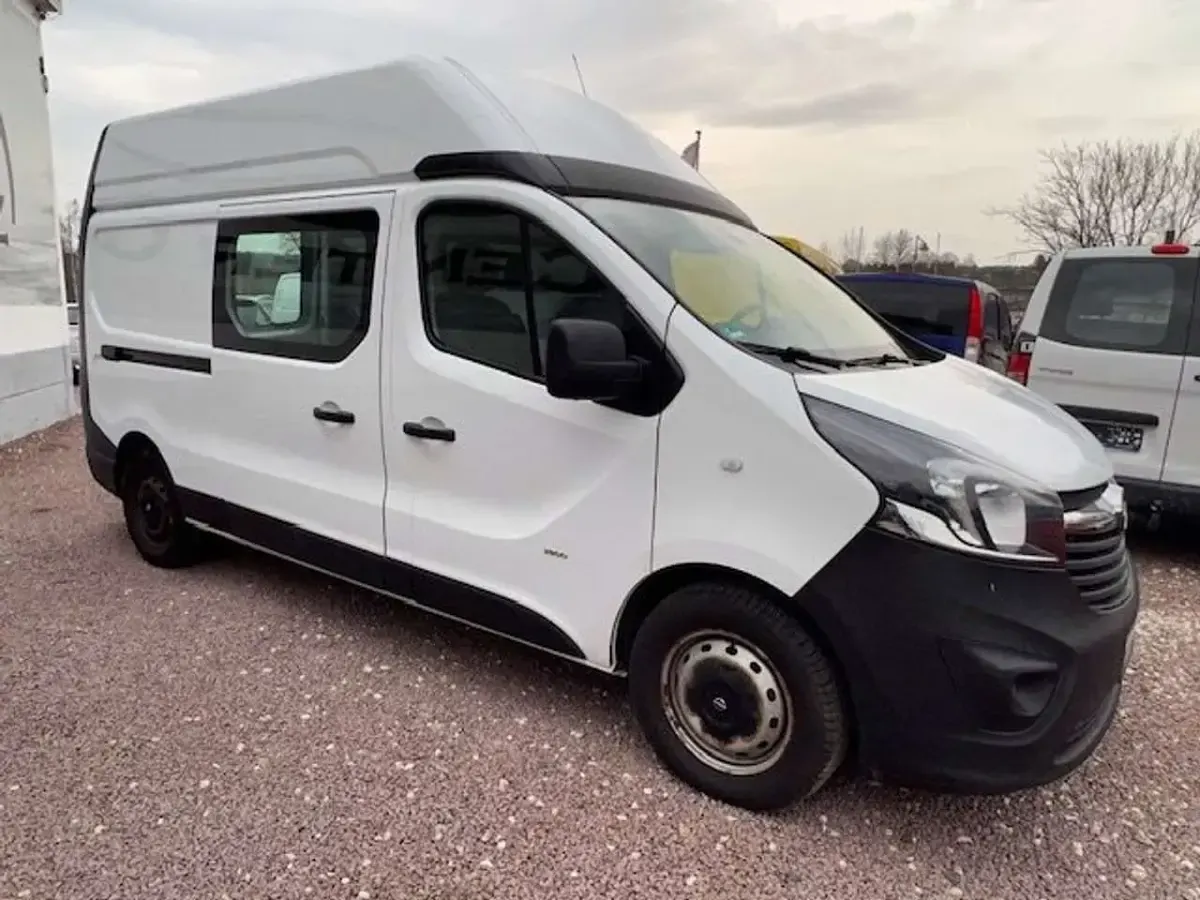 Gebraucht Opel Vivaro 145 PS (106 kW) 2017 Weiß Van / Kleinbus