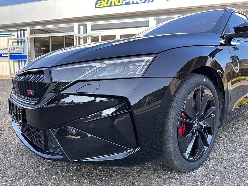 Neu Skoda Octavia RS 265 PS (194 kW) 2026 Schwarz Kombi