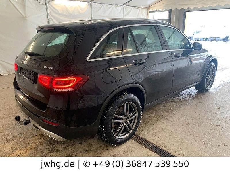 Gebraucht Mercedes GLC300e 320 PS (235 kW) 2021 Schwarz SUV