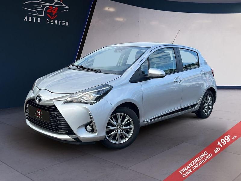 Gebraucht Toyota Yaris 69 PS (50 kW) 2017 Silber Limousine