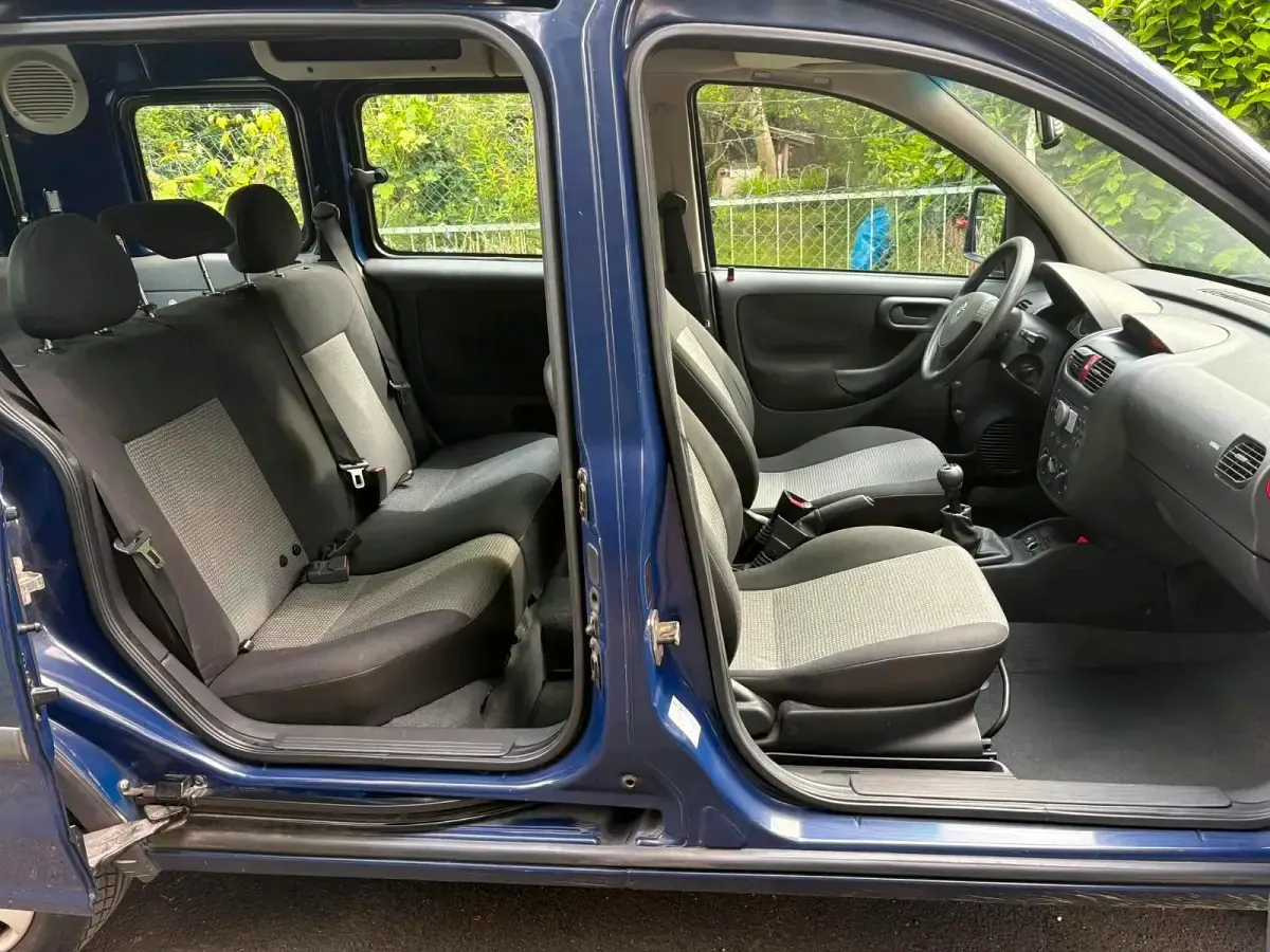 Gebraucht Opel Combo 100 PS (73 kW) 2010 Blau Van / Kleinbus