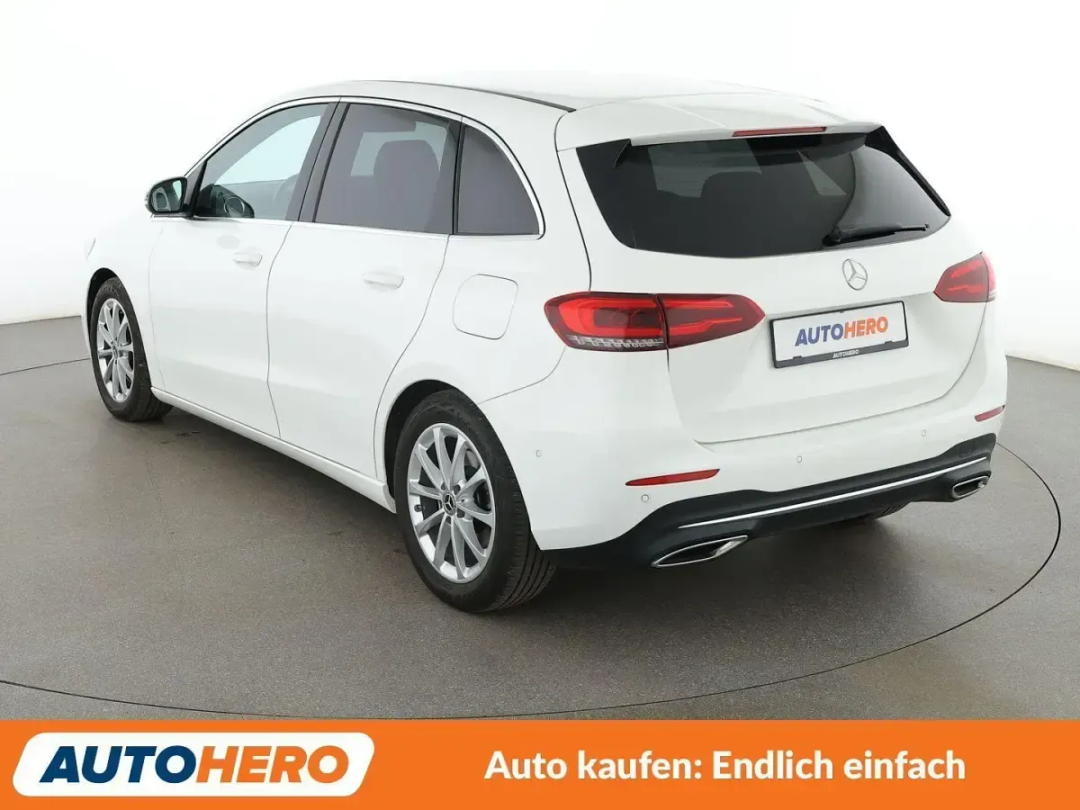 Gebraucht Mercedes B200 Progressive 163 PS (119 kW) 2022 Weiß Kleinwagen