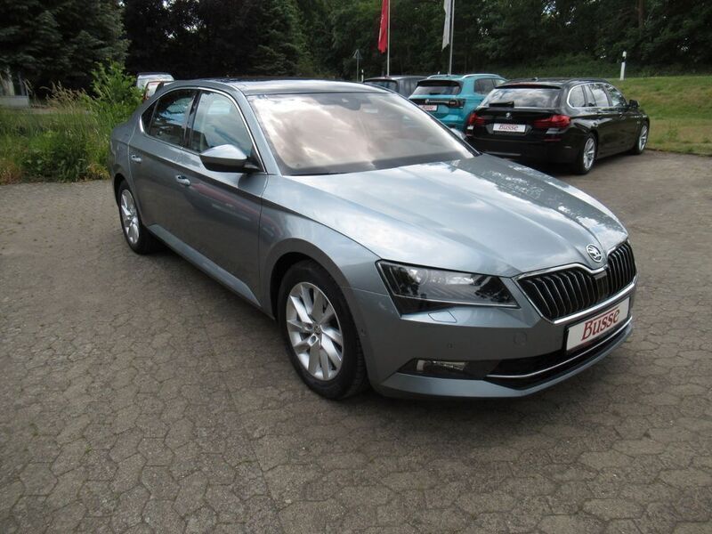 Gebraucht Skoda Superb Style 120 PS (88 kW) 2018 Grau metallic Limousine