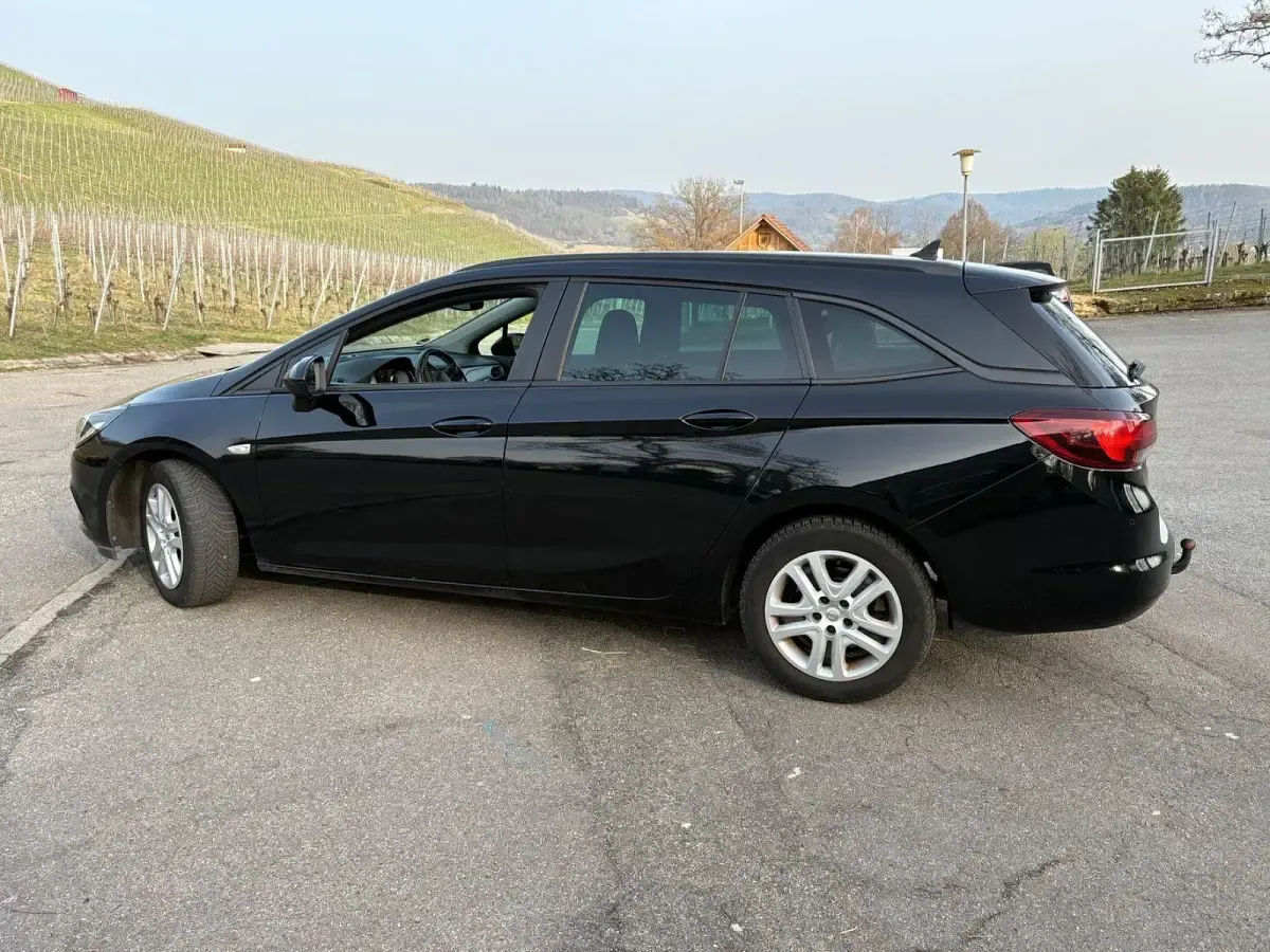 Gebraucht Opel Astra Active 136 PS (100 kW) 2017 Schwarz Kombi