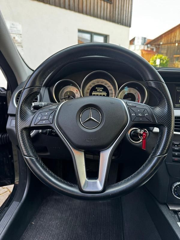 Gebraucht Mercedes 220 125 PS (91 kW) 2014 Schwarz Kombi