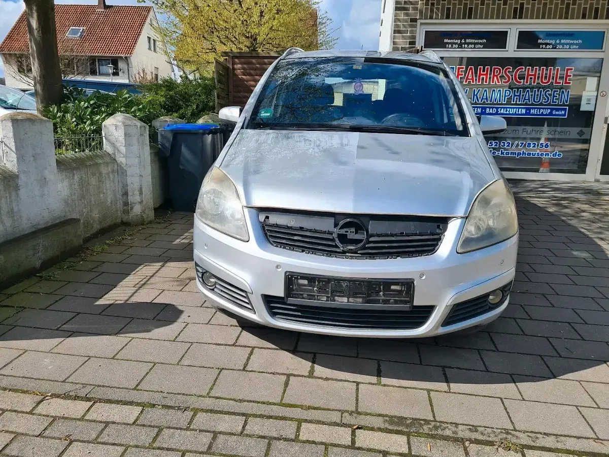 Gebraucht Opel Zafira 2026 Van / Kleinbus