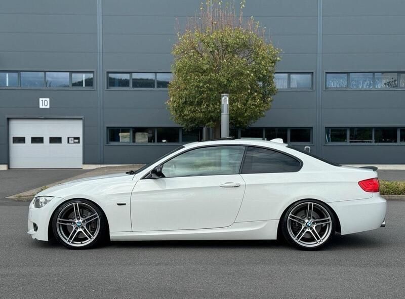 Weiß Gebraucht 2011 BMW 335 M Sport Coupé | 15.500 € (Guter Preis) - Bild 1/4