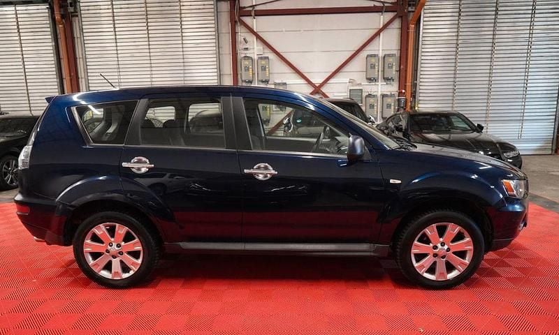 Begagnad Mitsubishi Outlander 147 HK (108 kW) 2011 Blå SUV