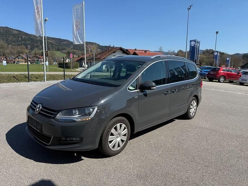 Grau Gebraucht 2013 VW Sharan Comfortline Van / Kleinbus | 10.999 € (Guter Preis) - Bild 1/4