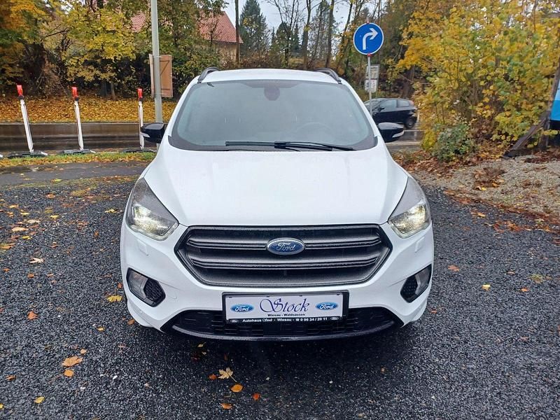 Gebraucht Ford Kuga ST-Line 150 PS (110 kW) 2019 Weiß SUV