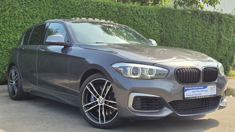 Grau Gebraucht 2017 BMW M140 M Sport Limousine | 30.900 € (Guter Preis) - Bild 1/4
