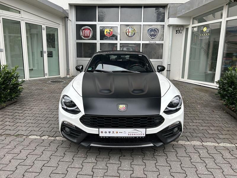 Gebraucht Abarth 124 Spider 170 PS (125 kW) 2018 Weiß (weiß/schwarz) Cabrio