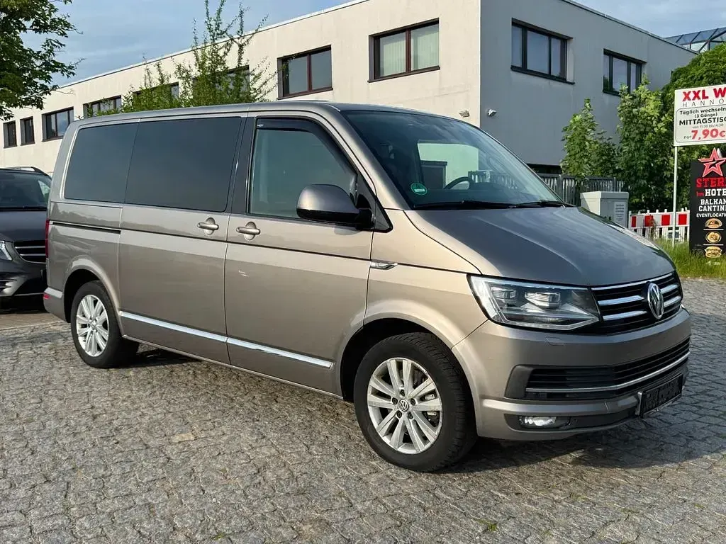 Gebraucht VW Multivan Highline 204 PS (150 kW) 2016 Grau Van / Kleinbus