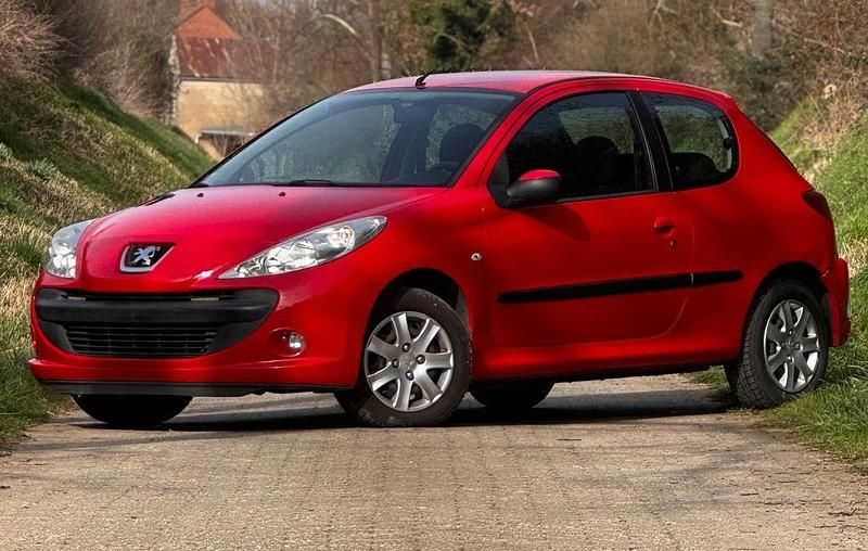Gebraucht Peugeot 206 60 PS (44 kW) 2010 Rot Limousine