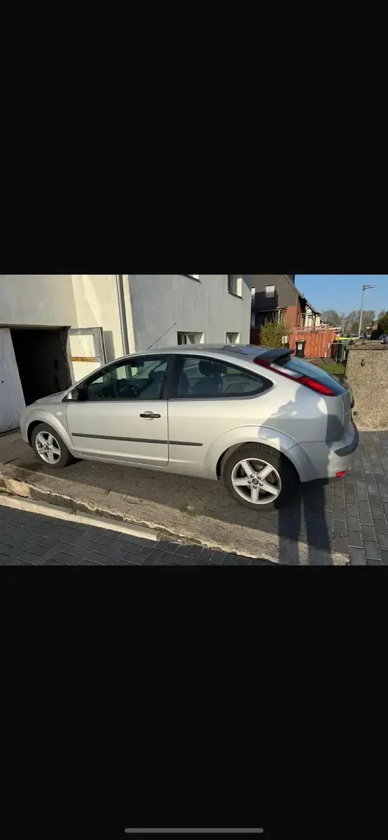 Gebraucht Ford Focus 80 PS (58 kW) 2005 Grau Kleinwagen