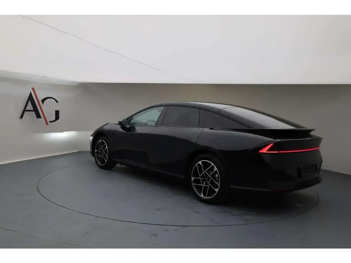 Gebraucht XPENG P7 RWD Long Range 230 kW (313 PS) 2026 Schwarz midnight black Limousine