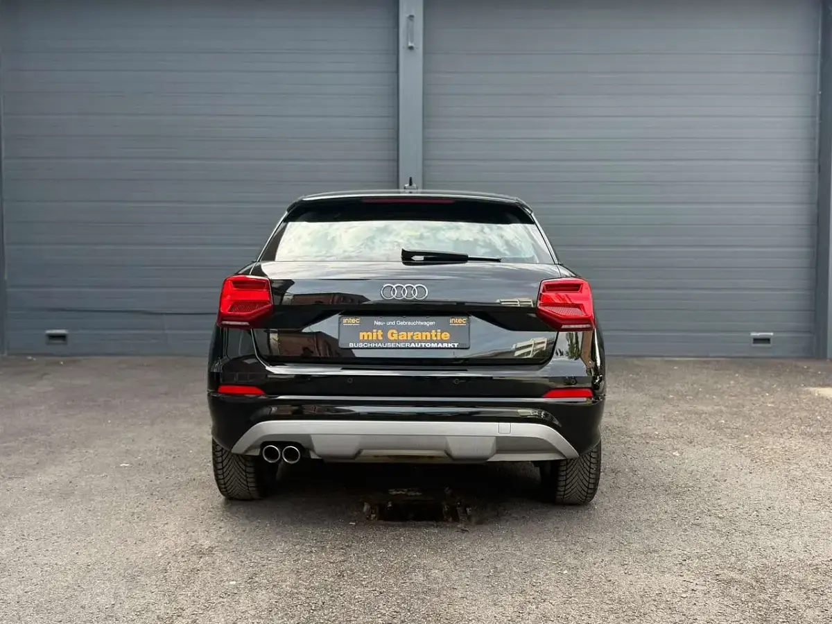 Gebraucht Audi Q2 Sport 150 PS (110 kW) 2020 Mythosschwarz metallic SUV