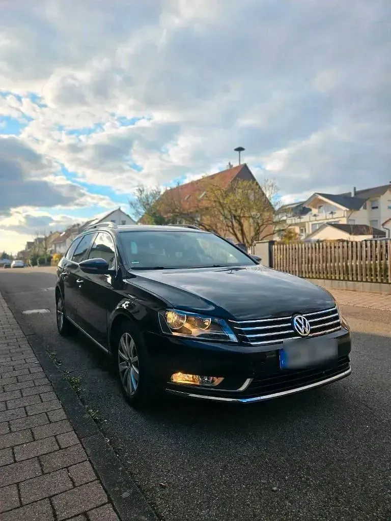 Używany VW Passat 105 KM (77 kW) 2012 Czarny Kombi