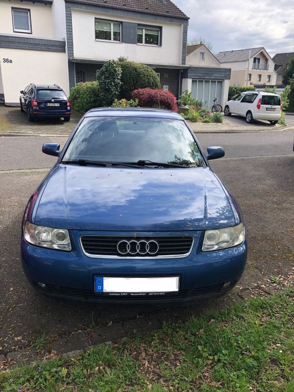 Blau Gebraucht 2002 Audi A3 Ambiente Limousine | 950 € (Guter Preis) - Bild 1/4