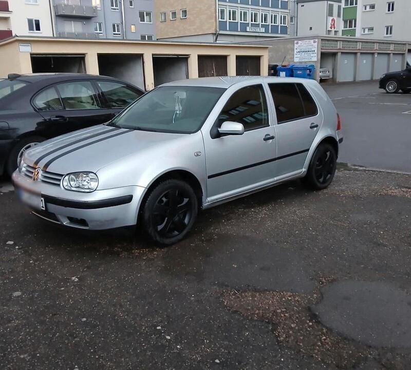 Silber Gebraucht 2004 VW Golf IV Limousine | 500 € (Superpreis) - Bild 1/1