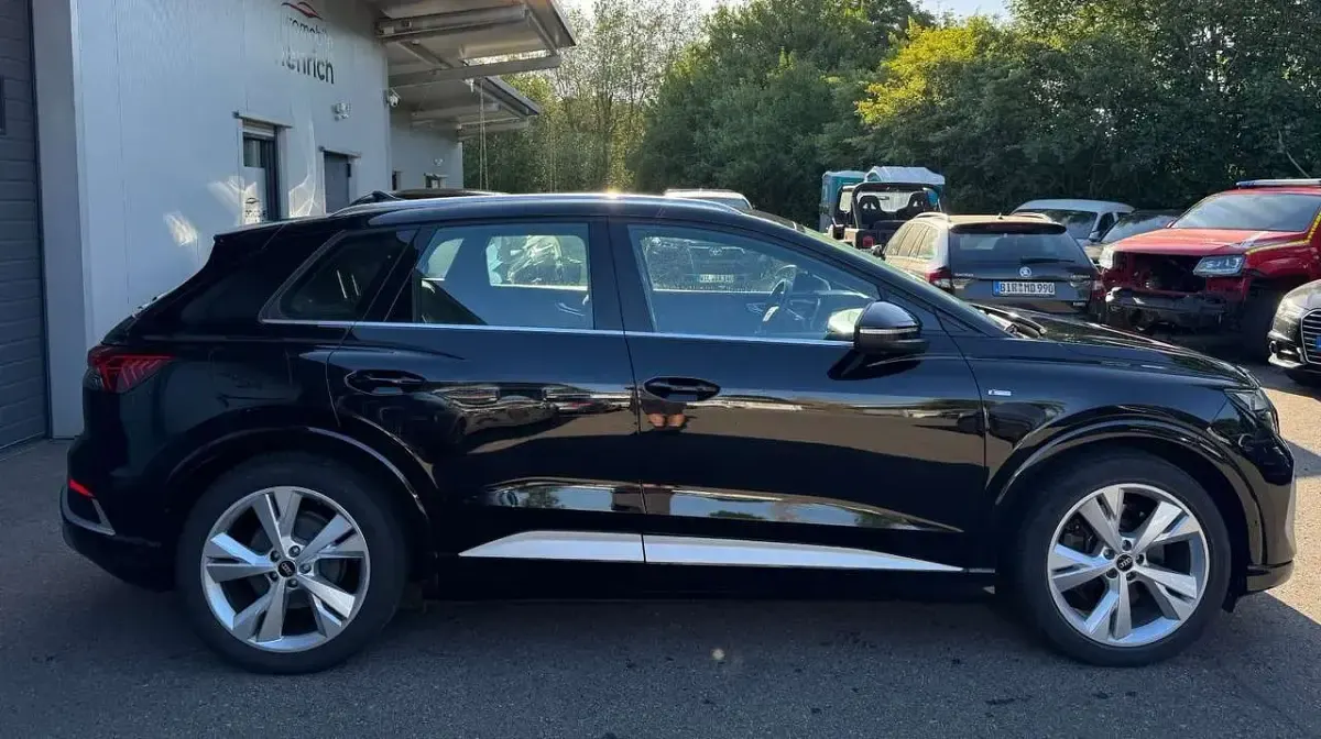 Gebraucht Audi Q4 e-tron S-Line 150 kW (204 PS) 2023 Mythosschwarz SUV
