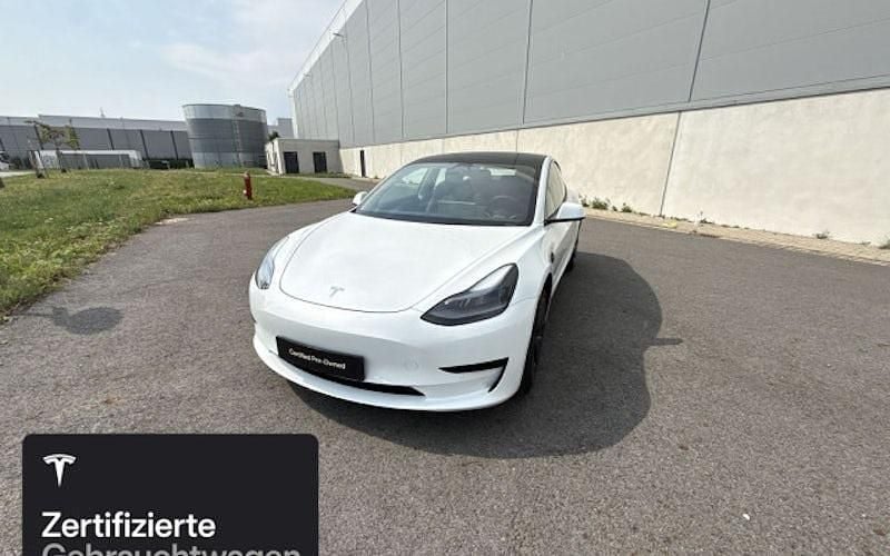 Weiß Gebraucht 2021 Tesla Model 3 RWD Limousine | 25.200 € (Fairer Preis) - Bild 1/4