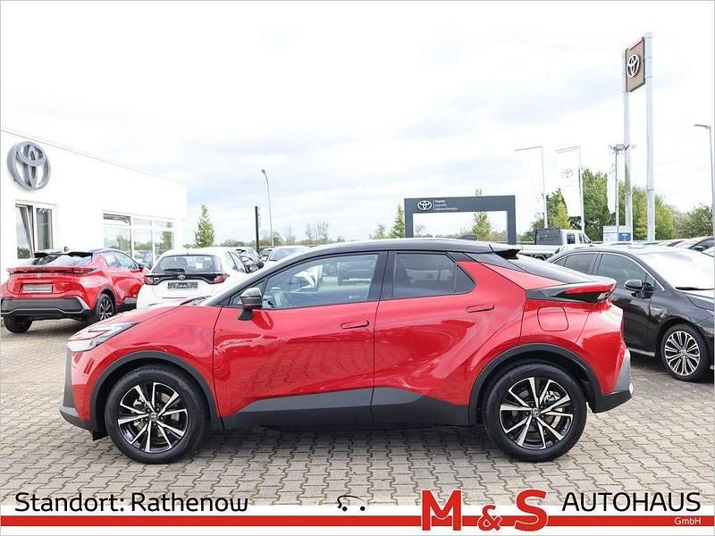 Neu Toyota C-HR 223 PS (164 kW) 2025 Rot SUV