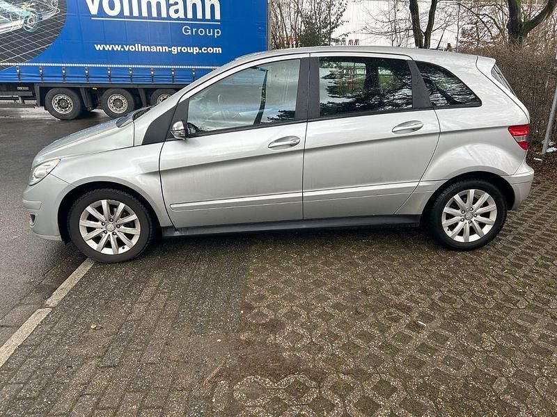 Gebraucht Mercedes B170 116 PS (85 kW) 2005 Silber Van / Kleinbus