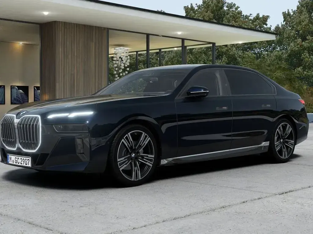Gebraucht BMW 740 M Sport 299 PS (219 kW) 2025 Schwarz Limousine