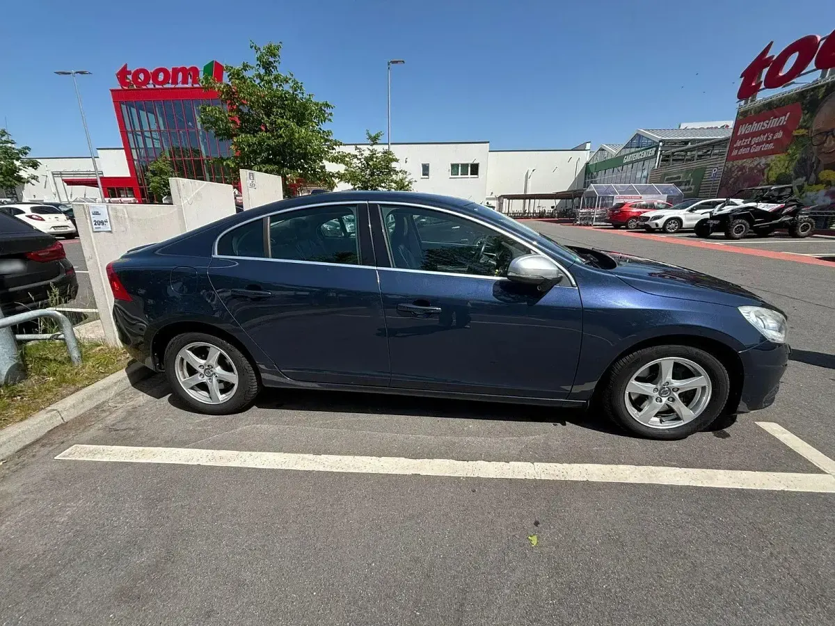 Gebraucht Volvo S60 R-Design 215 PS (158 kW) 2013 Blau Limousine