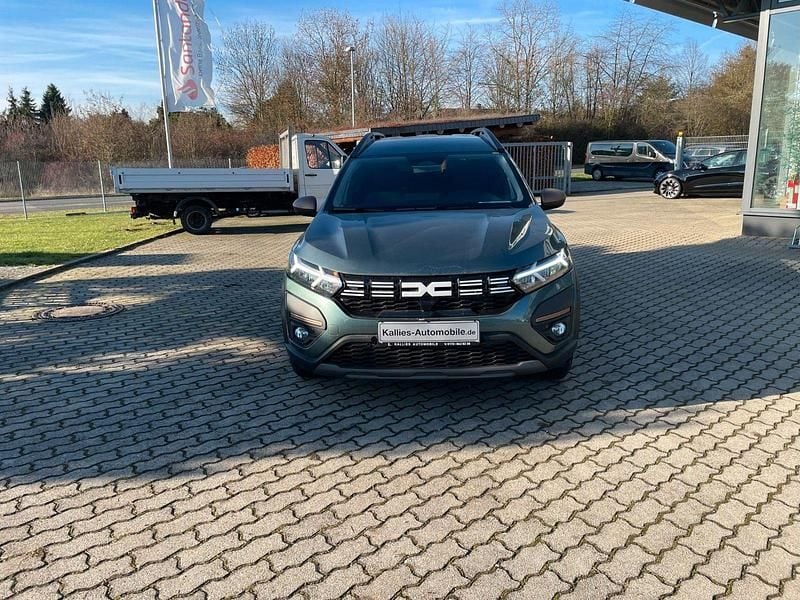 Neu Dacia Jogger Extreme 101 PS (74 kW) 2025 Grün Van / Kleinbus
