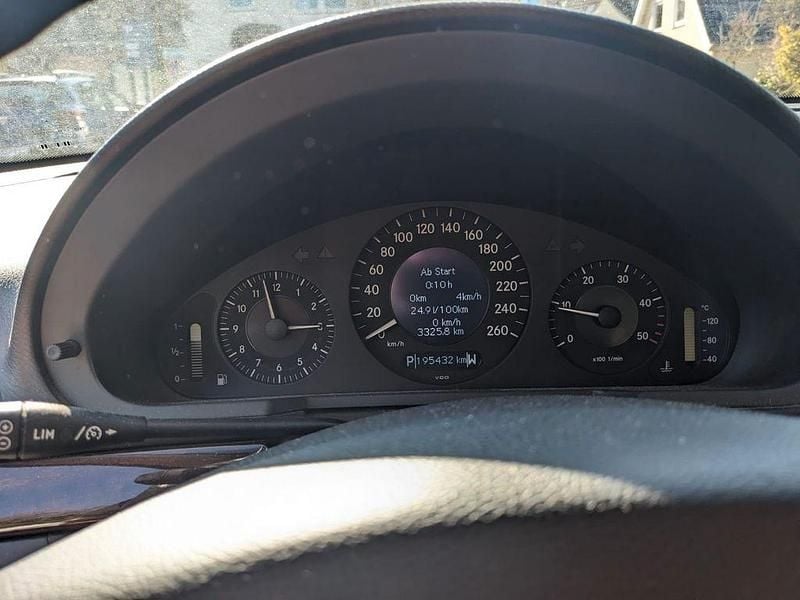 Gebraucht Mercedes E200 Classic 122 PS (89 kW) 2004 Silber Limousine